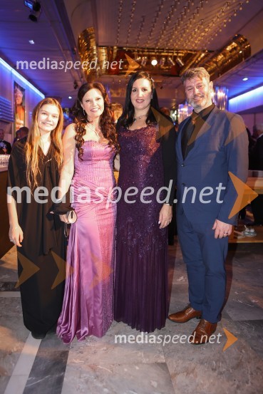  Princesa Jernejčič;  Andreja Jernejčič, direktorica podjetja za piar, digitalni piar, komuniciranje, treninge javnega nastopanja in izobraževanja Lin&Nil;  Bernarda Škrabar, detektivka, direktorica podjetja Detektivsko varnostna agencija d.o.o;  ... 31. managerski koncert