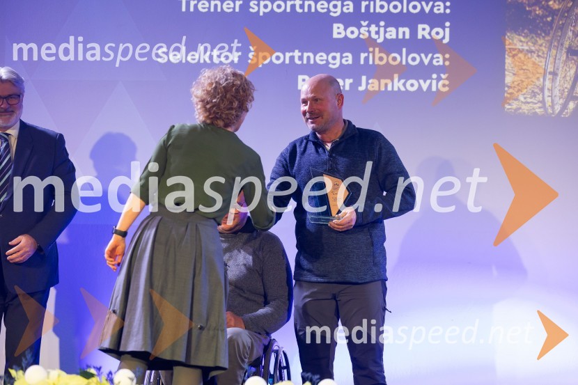  Romana Girandon, predsednica uprave, Loterija Slovenije, d.d.;  Boštjan Roj, trener športnega ribolovaParašportnik leta 2024