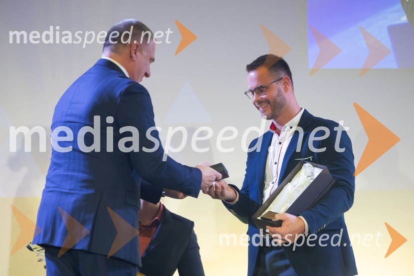  Marko Lotrič, predsednik, Državni svet;  Dejan  Fabčič, slovenski paraolimpijec, parakajakašParašportnik leta 2024