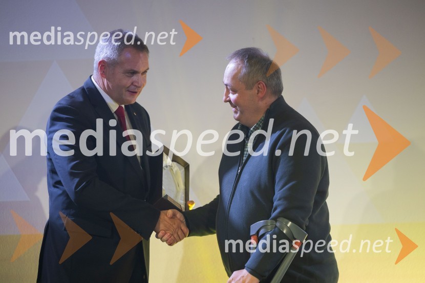 mag. Dejan  Židan, državni sekretar na Ministrstvu za gospodarstvo, turizem in šport;   Franček  Gorazd Tiršek, slovenski paraolimpijec in strelecParašportnik leta 2024