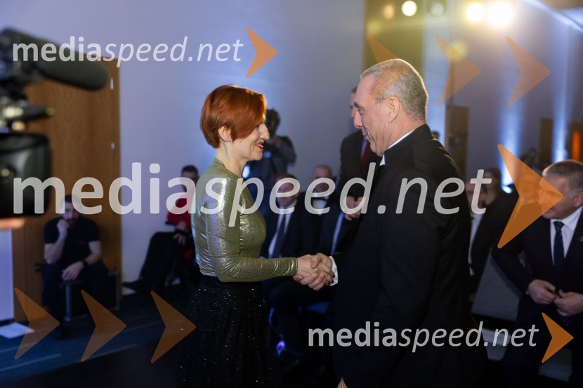 dr. Asta Vrečko, ministrica za kulturo;   Damijan Lazar,  predsednik, Zveza za šport invalidov SlovenijeParašportnik leta 2024