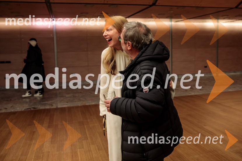  Nataša Matjašec Rošker, igralka;  Bojan Emeršič, igralecBabica gre na jug, svečana premiera digitalizirane klasike in poklon Vinciju Vogueu Anžlovarju