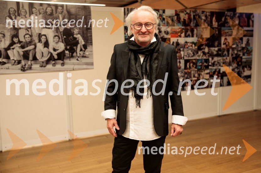  Peter Bratuša, režiserBabica gre na jug, svečana premiera digitalizirane klasike in poklon Vinciju Vogueu Anžlovarju