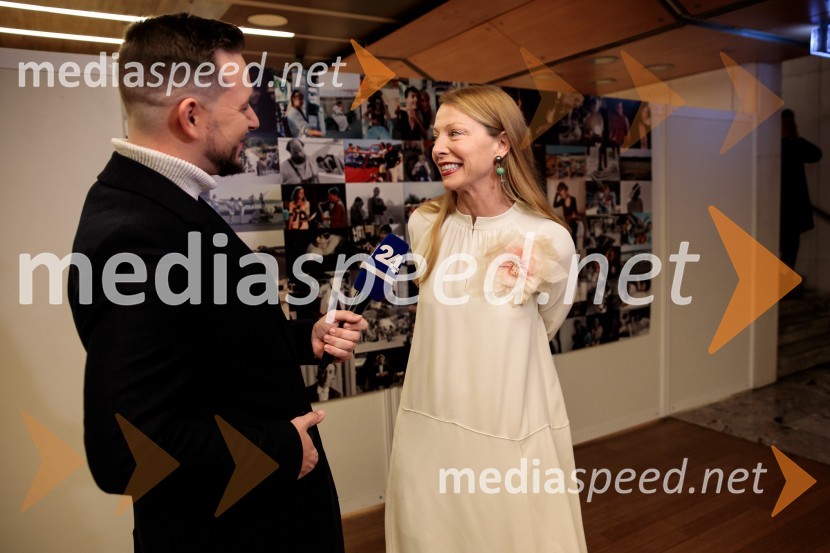  Alen Podlesnik, moderator, novinar POP TV;  Nataša Matjašec Rošker, igralkaBabica gre na jug, svečana premiera digitalizirane klasike in poklon Vinciju Vogueu Anžlovarju