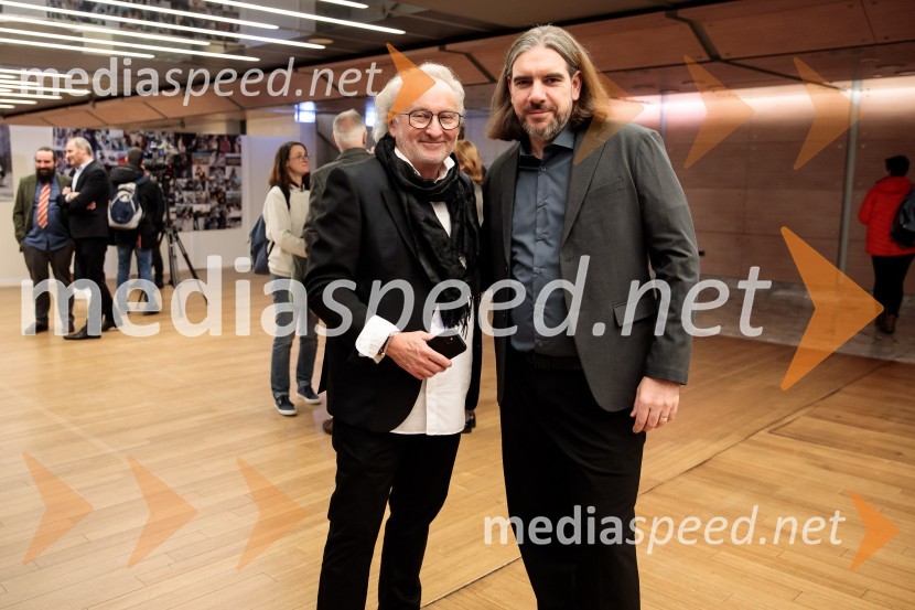  Peter Bratuša, režiser;  Teo Rižnar, filmski kolorist in vizualni učinkiBabica gre na jug, svečana premiera digitalizirane klasike in poklon Vinciju Vogueu Anžlovarju