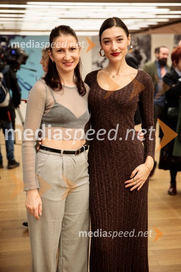  Zala Rus, glasbenica;  Zala Djurić, igralkaBabica gre na jug, svečana premiera digitalizirane klasike in poklon Vinciju Vogueu Anžlovarju