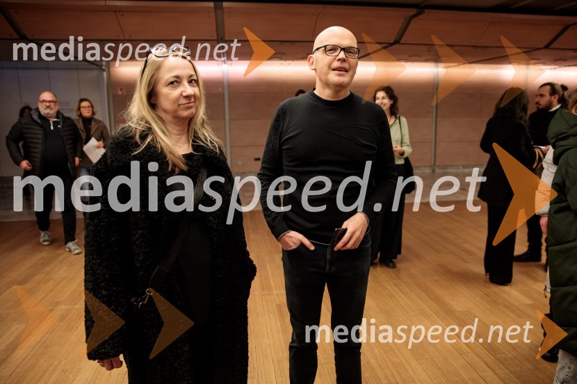  Kaja Jakopič, direktorica digitalnih vsebin RTV Slovenija;  Simon Popek, programski direktor, festival LIFFeBabica gre na jug, svečana premiera digitalizirane klasike in poklon Vinciju Vogueu Anžlovarju