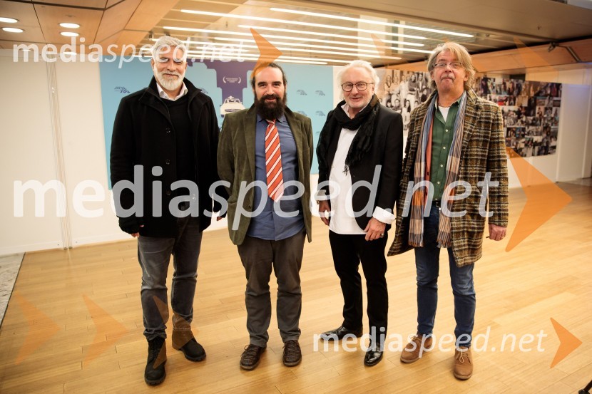  Sebastian Cavazza, dramski in filmski igralec;   Jure Novak, generalni direktor, Cankarjev dom;  Peter Bratuša, režiser;  Robert Pešut - Magnifico, glasbenikBabica gre na jug, svečana premiera digitalizirane klasike in poklon Vinciju Vogueu Anžlovarju