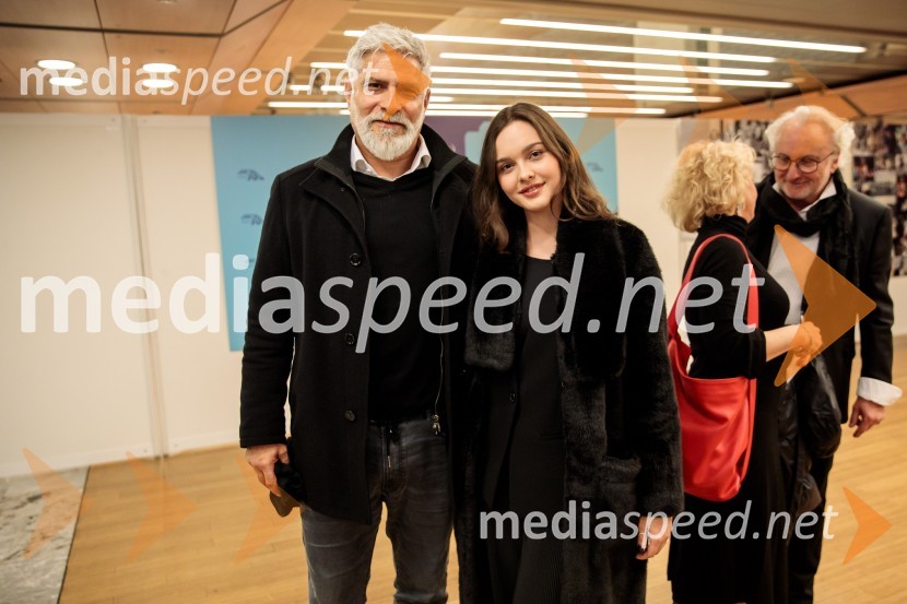  Sebastian Cavazza, dramski in filmski igralec;  ... Babica gre na jug, svečana premiera digitalizirane klasike in poklon Vinciju Vogueu Anžlovarju