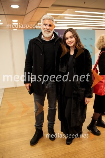  Sebastian Cavazza, dramski in filmski igralec;  ... Babica gre na jug, svečana premiera digitalizirane klasike in poklon Vinciju Vogueu Anžlovarju