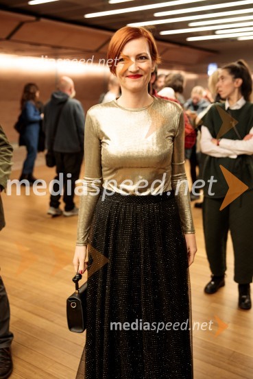 dr. Asta Vrečko, ministrica za kulturoBabica gre na jug, svečana premiera digitalizirane klasike in poklon Vinciju Vogueu Anžlovarju