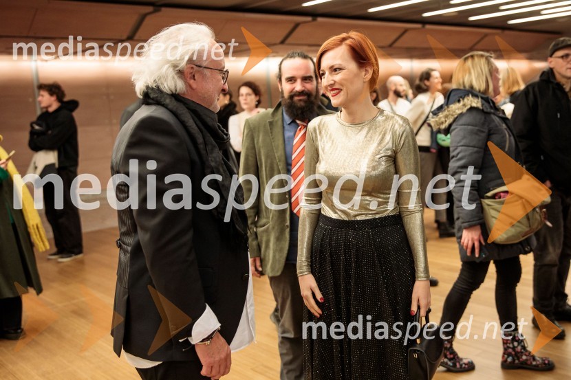  Peter Bratuša, režiser; dr. Asta Vrečko, ministrica za kulturoBabica gre na jug, svečana premiera digitalizirane klasike in poklon Vinciju Vogueu Anžlovarju