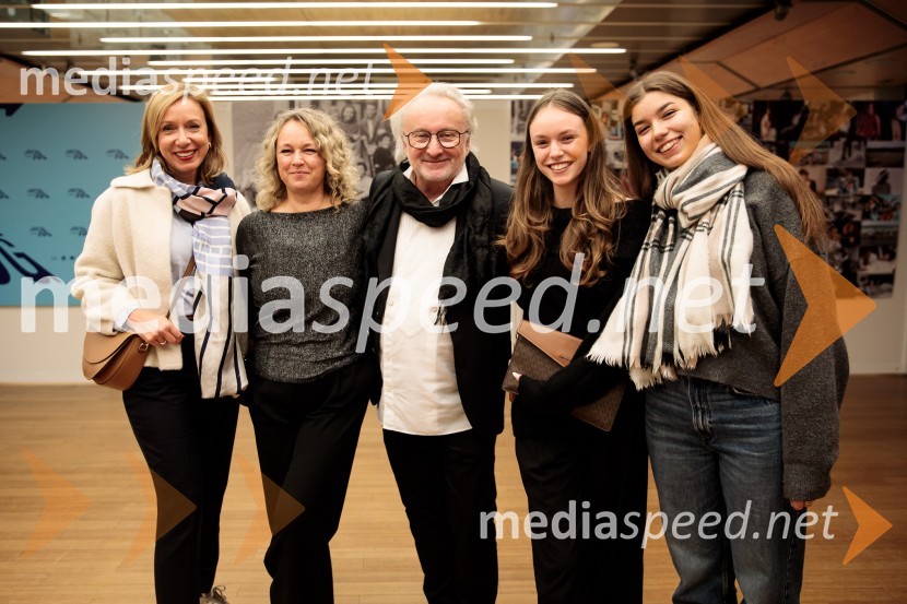 mag. Ladeja Godina Košir, voditeljica platforme Circular Change, sopredsedujoča AmCham Komisiji za krožno gospodarstvo in delitveno ekonomijo;  ... ;  Peter Bratuša, režiser;  Uma Štader, igralka;  ... Babica gre na jug, svečana premiera digitalizirane klasike in poklon Vinciju Vogueu Anžlovarju