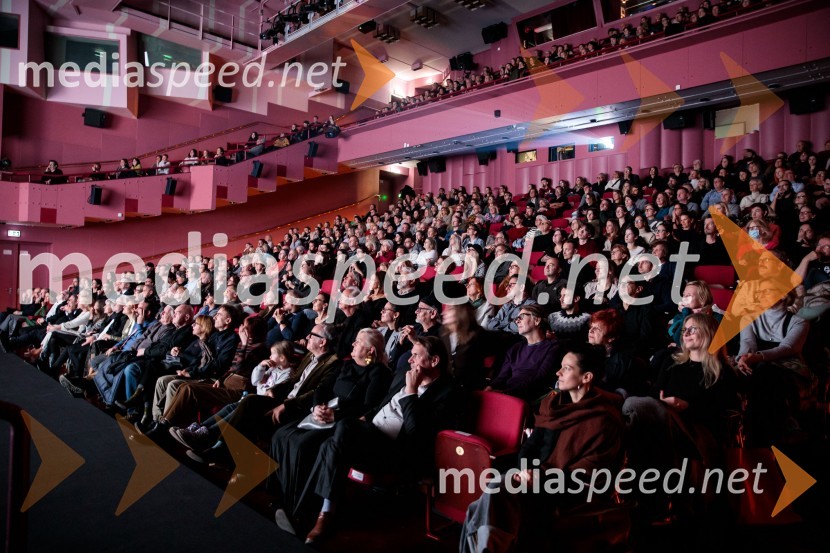 Babica gre na jug, svečana premiera digitalizirane klasike in poklon Vinciju Vogueu Anžlovarju