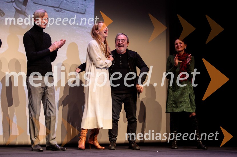  Alojz Svete, igralec;  Nataša Matjašec Rošker, igralka;  Bojan Emeršič, igralec;  Draga Potočnjak, igralka in pisateljicaBabica gre na jug, svečana premiera digitalizirane klasike in poklon Vinciju Vogueu Anžlovarju