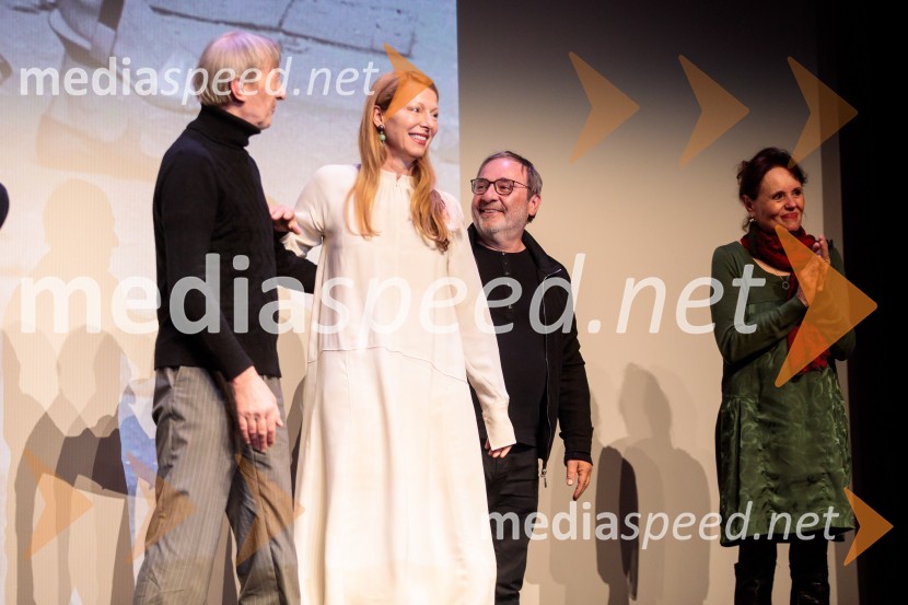  Alojz Svete, igralec;  Nataša Matjašec Rošker, igralka;  Bojan Emeršič, igralec;  Draga Potočnjak, igralka in pisateljicaBabica gre na jug, svečana premiera digitalizirane klasike in poklon Vinciju Vogueu Anžlovarju