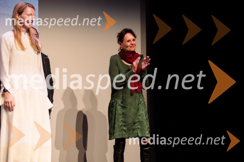  Nataša Matjašec Rošker, igralka;  Draga Potočnjak, igralka in pisateljicaBabica gre na jug, svečana premiera digitalizirane klasike in poklon Vinciju Vogueu Anžlovarju