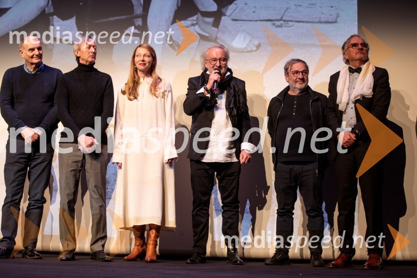  Stanko Kostanjevec, montažer;  Alojz Svete, igralec;  Nataša Matjašec Rošker, igralka;  Peter Bratuša, režiser;  Bojan Emeršič, igralec;  ... Babica gre na jug, svečana premiera digitalizirane klasike in poklon Vinciju Vogueu Anžlovarju