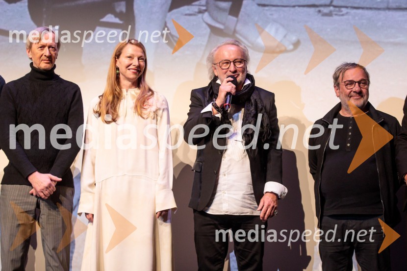  Alojz Svete, igralec;  Nataša Matjašec Rošker, igralka;  Peter Bratuša, režiser;  Bojan Emeršič, igralecBabica gre na jug, svečana premiera digitalizirane klasike in poklon Vinciju Vogueu Anžlovarju