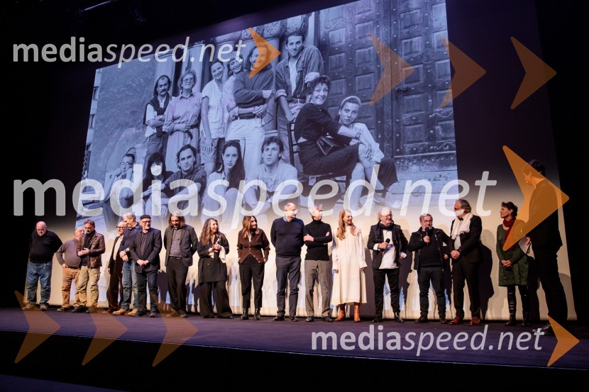 Babica gre na jug, svečana premiera digitalizirane klasike in poklon Vinciju Vogueu Anžlovarju