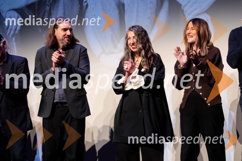  Teo Rižnar, filmski kolorist in vizualni učinki;  Melinda Rebrek, izvršna producentka LJFW;  Tanja  Škrbič Bigmajer, kostumografinjaBabica gre na jug, svečana premiera digitalizirane klasike in poklon Vinciju Vogueu Anžlovarju