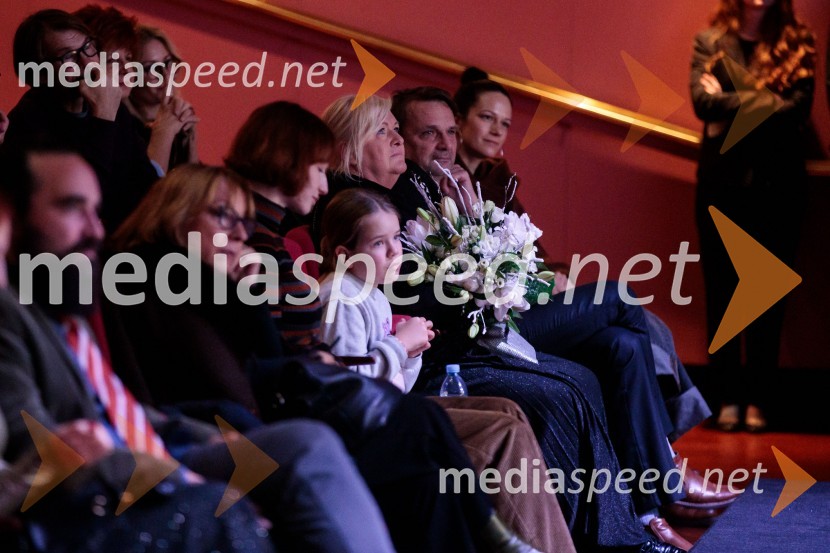 Babica gre na jug, svečana premiera digitalizirane klasike in poklon Vinciju Vogueu Anžlovarju