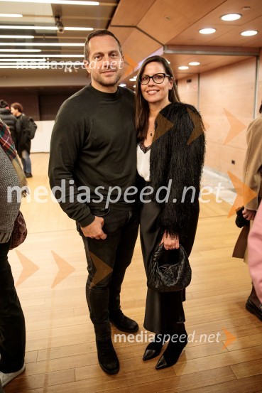  Jure Košir, nekdanji smučar;  Simona ŠkrobarBabica gre na jug, svečana premiera digitalizirane klasike in poklon Vinciju Vogueu Anžlovarju