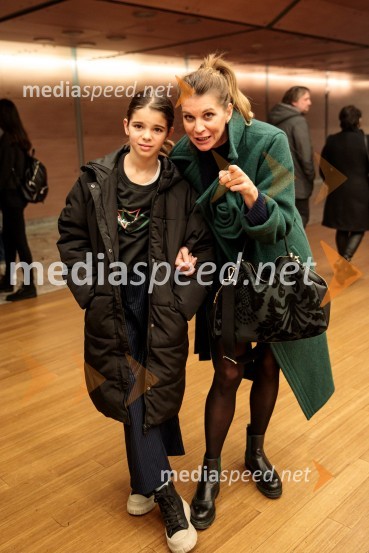 Babica gre na jug, svečana premiera digitalizirane klasike in poklon Vinciju Vogueu Anžlovarju