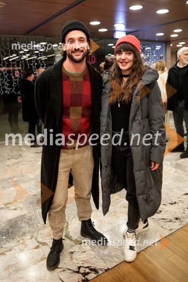 Babica gre na jug, svečana premiera digitalizirane klasike in poklon Vinciju Vogueu Anžlovarju