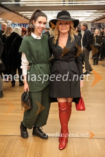  ... ;  Darja Kuhar Kotnik, soustanoviteljica in podpredsednica Društva za zdravje narodaBabica gre na jug, svečana premiera digitalizirane klasike in poklon Vinciju Vogueu Anžlovarju