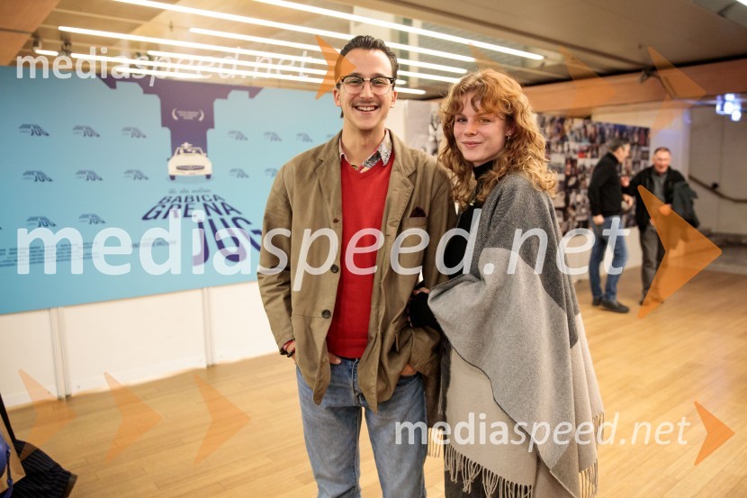 Babica gre na jug, svečana premiera digitalizirane klasike in poklon Vinciju Vogueu Anžlovarju