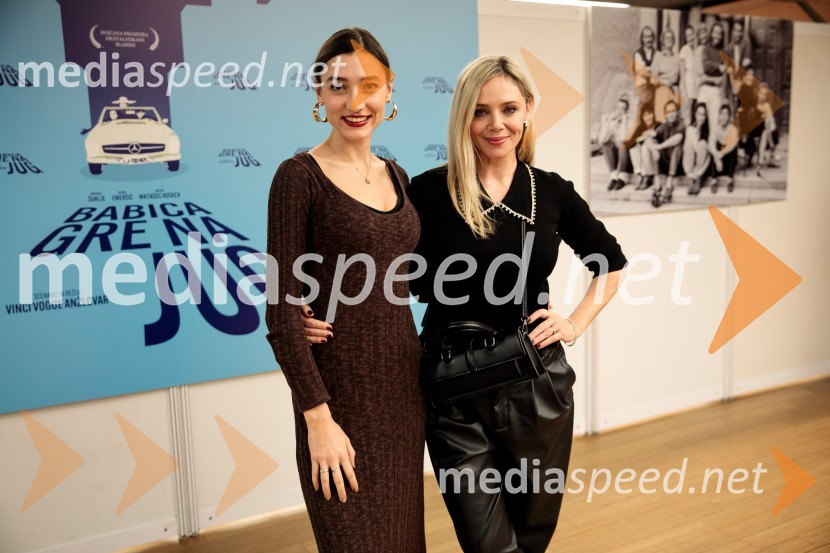  Zala Djurić, igralka;  Katarina Čas, igralkaBabica gre na jug, svečana premiera digitalizirane klasike in poklon Vinciju Vogueu Anžlovarju