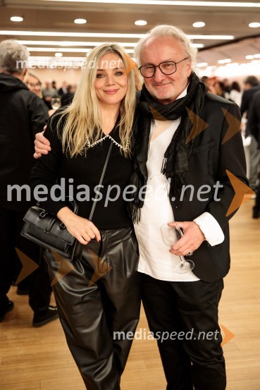  Katarina Čas, igralka;  Peter Bratuša, režiserBabica gre na jug, svečana premiera digitalizirane klasike in poklon Vinciju Vogueu Anžlovarju