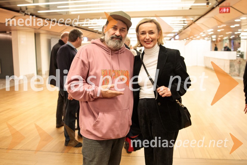  Dalaj Eegol, DJ- Recycleman;  Nataša Bučar, direktorica, Slovenski filmski centerBabica gre na jug, svečana premiera digitalizirane klasike in poklon Vinciju Vogueu Anžlovarju