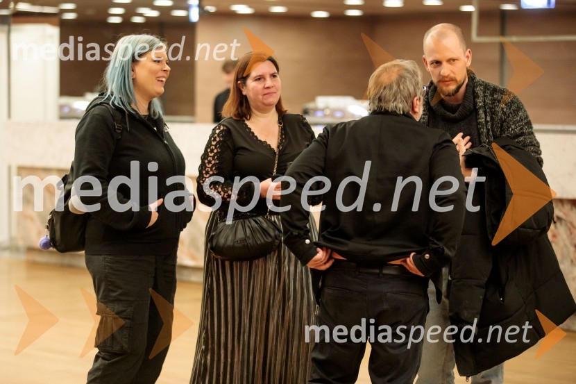  Tanja Divac, novinarka;  Teja Pelko, novinarka;  Bojan Emeršič, igralec;  Jernej Gašperin, igralecBabica gre na jug, svečana premiera digitalizirane klasike in poklon Vinciju Vogueu Anžlovarju