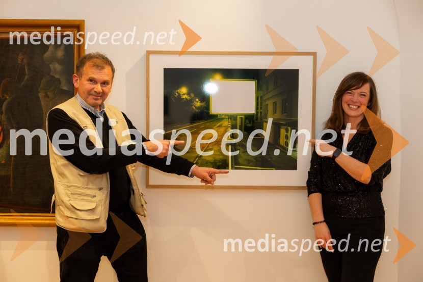  Borut Krajnc, fotograf;  Tina peček, v.d. direktorja, Rokodelski center RibnicaStanje stvari / State of Affairs, odprtje razstave v Galeriji Miklova hiša