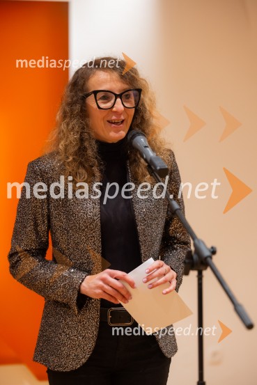  Polona Lovšin, vodja komunikacij, Riko d.o.o.Stanje stvari / State of Affairs, odprtje razstave v Galeriji Miklova hiša