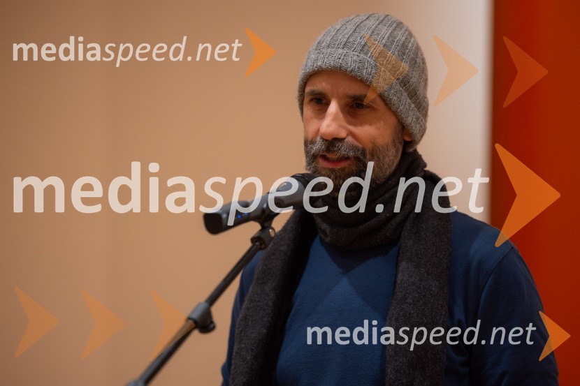  Miha Colner, kustosStanje stvari / State of Affairs, odprtje razstave v Galeriji Miklova hiša