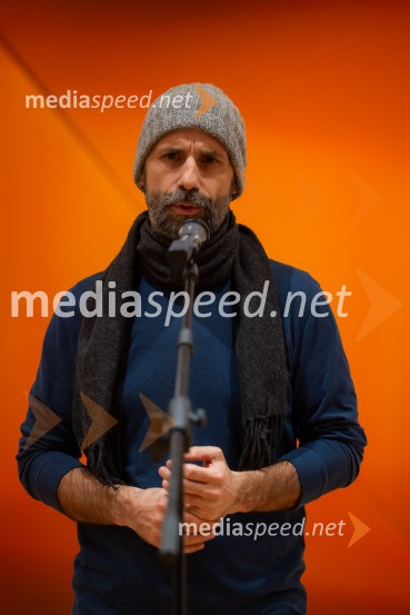  Miha Colner, kustosStanje stvari / State of Affairs, odprtje razstave v Galeriji Miklova hiša