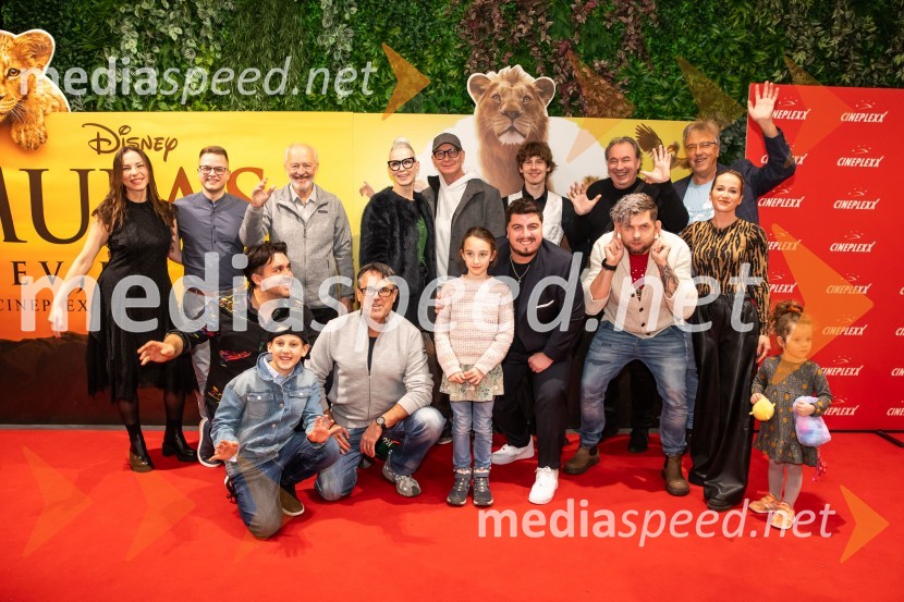  Manuela Brečko - Manuella, pevka, ManuElla;  Tomaž Krt, Skupina Kvatropirci;  ... ;  Aleš Vovk - Raay, glasbenik, duo Maraaya;  ... ;  Jernej Kuntner, igralec;  ... ;  ... ;  ... ;  ... ;  Luka Sešek, pevec, Ansambel Saša Avsenika;  Marjan Bunič, pevec, voditelj, Radio Ognjišče;  Klemen Bunderla, radijski voditelj, radio Aktual;  ... ;  Nina Grilc, Femme fatale 2025;  ... Mufasa: Levji kralj, premiera v Cineplexx Ljubljana