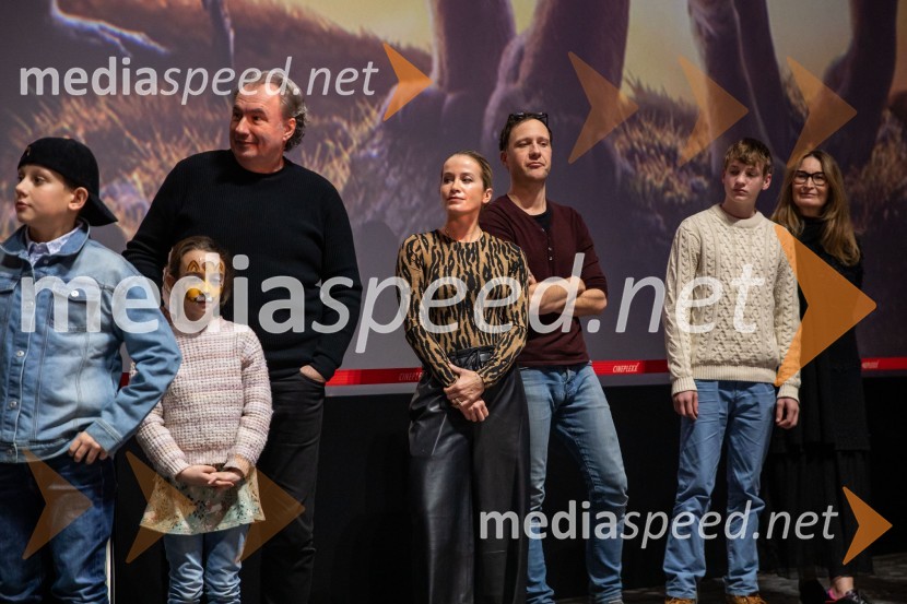  ... ;  ... ;  Marjan Bunič, pevec, voditelj, Radio Ognjišče;  Nina Grilc, Femme fatale 2025;  Klemen Slakonja, igralec, komik in TV voditelj;  ... ;  ... Mufasa: Levji kralj, premiera v Cineplexx Ljubljana