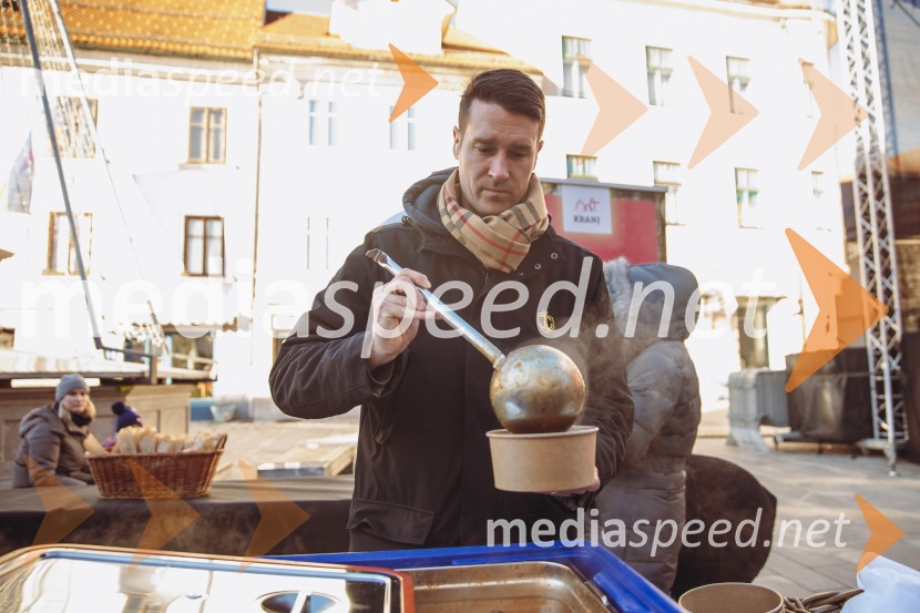  Janez Černe, podžupan Mestne občine KranjDobrodelno kuhanje in bazar v Kranju