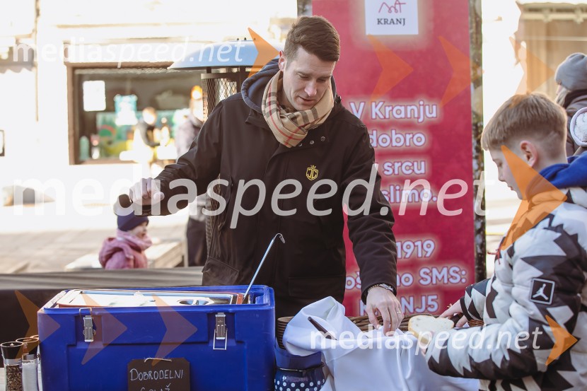  Janez Černe, podžupan Mestne občine Kranj;  ... Dobrodelno kuhanje in bazar v Kranju