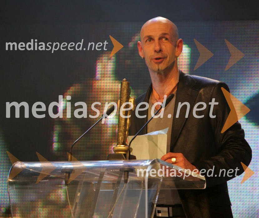 Jože Činč, dobitnik Viktorja za naj televizijsko osebnostViktorji 2005