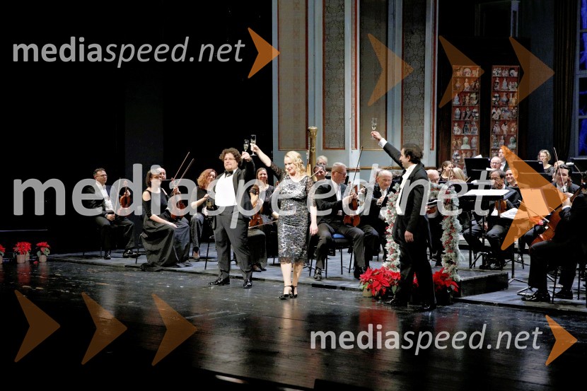 Deniz Leone, tenor;  Sabina  Cvilak, operna pevkaBožično-novoletni koncert Simfoničega orkestra SNG Maribor