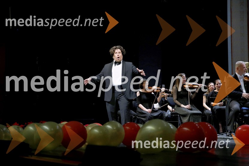  Deniz Leone, tenorBožično-novoletni koncert Simfoničega orkestra SNG Maribor