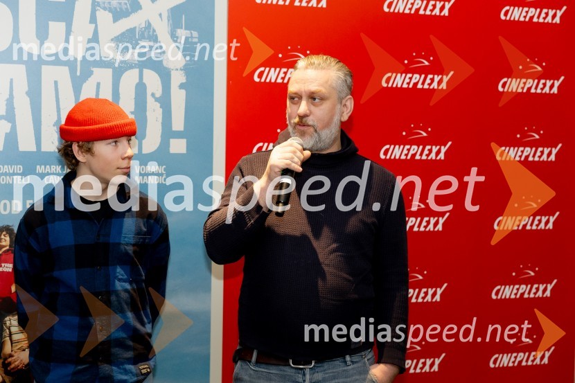  Niko Lemark, igralec;  Klemen Dvornik, filmski in televizijski režiser ter predsednik NS DSRPodelitev Zlate role filmu Igrišča ne damo