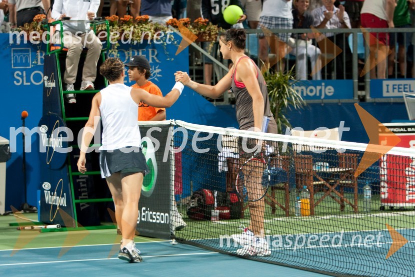 Sara Errani, teniška igralka in Dinara Safina, teniška igralkaSlovenian open 2009, finale