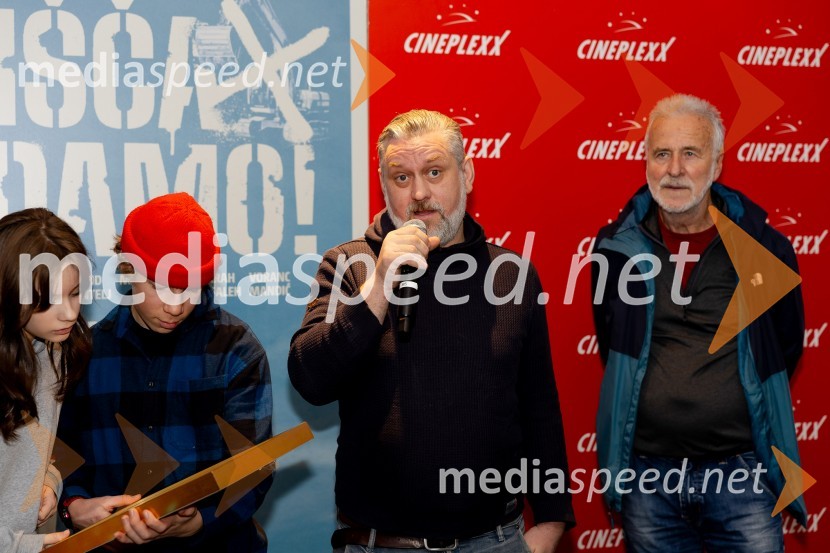  Kaja Šuštar, igralka;  Niko Lemark, igralec;  Klemen Dvornik, filmski in televizijski režiser ter predsednik NS DSR;  ... Podelitev Zlate role filmu Igrišča ne damo