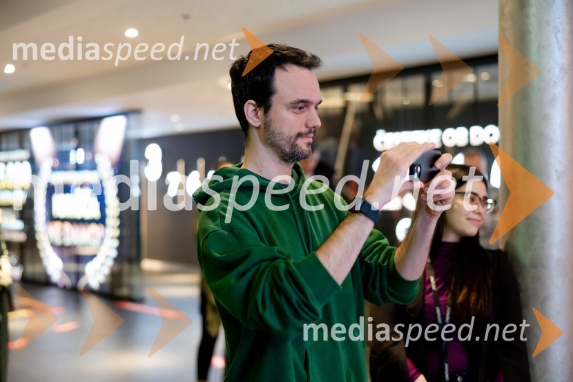  Luka Marčetić, igralec, režiser in scenarist;  ... Podelitev Zlate role filmu Igrišča ne damo